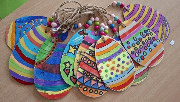 Jarní zdobení náměstí v Třeboni