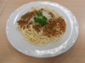 Boloňské ragů z telecího masa se špagetami a sýrem
